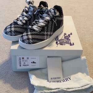 Men's Burberry Low Top Sneakers